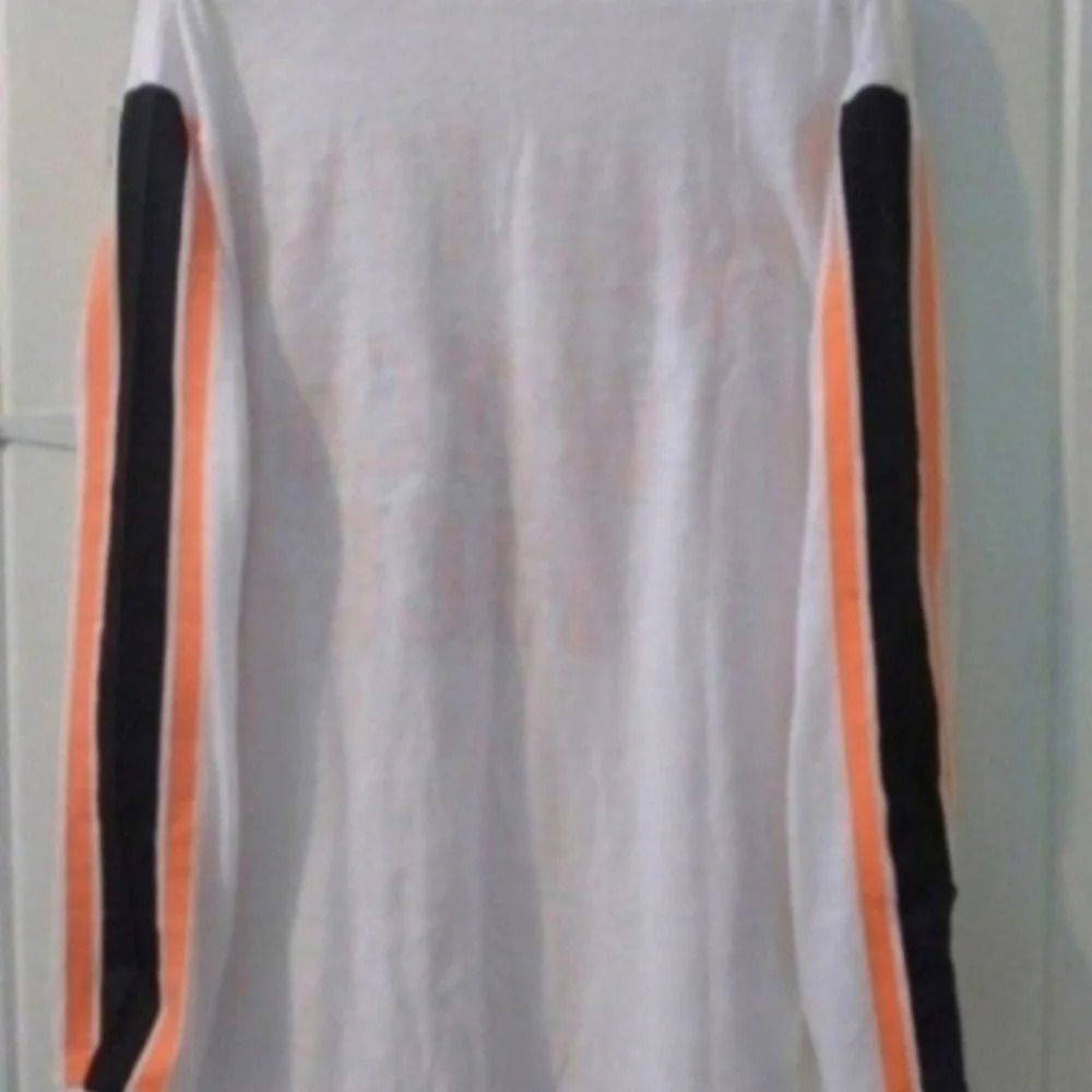 VS PINK Halloween time tee-oversized medium NWT - Picture 4 of 6